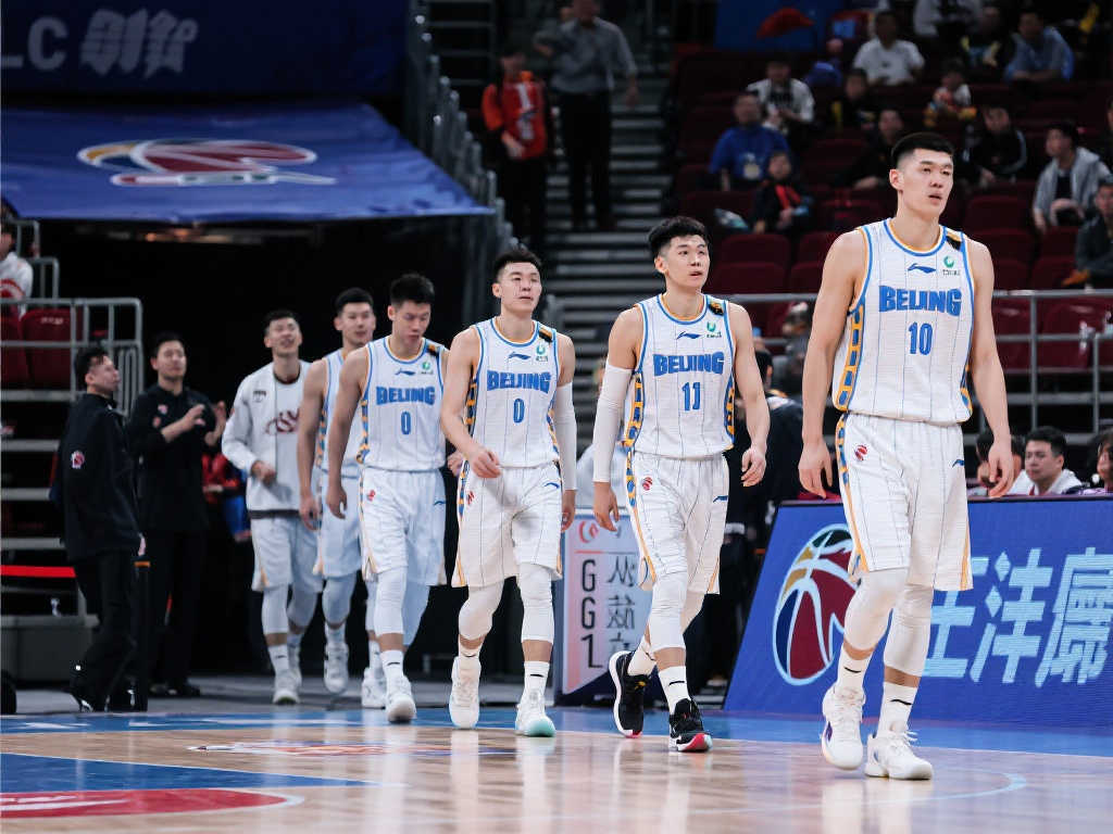 而巴特勒则
